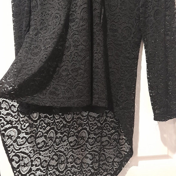 Teaberry Black Lace Zipper High Low Top Size 16 - Picture 2 of 6